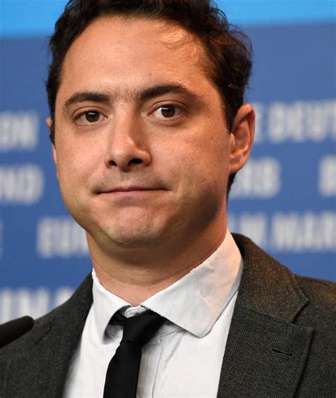 Juan de Dios Larraín en un set de filmación