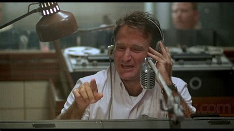 Robin Williams como Adrian Cronauer en 