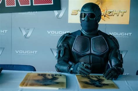 Primer plano de la máscara de Black Noir