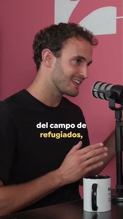 Jaume Sanllorente dirigiendo una ONG