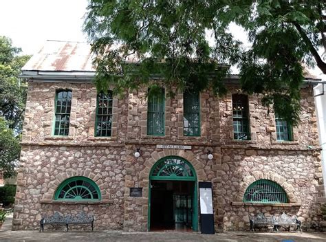 Fachada del edificio La Casona donde se ubica la Biblioteca Pública Sánchez Díaz.