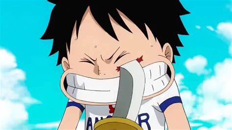 Luffy haciéndose la cicatriz bajo el ojo