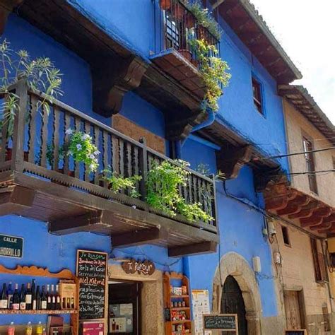 Fachada del burdel Pillar to Post