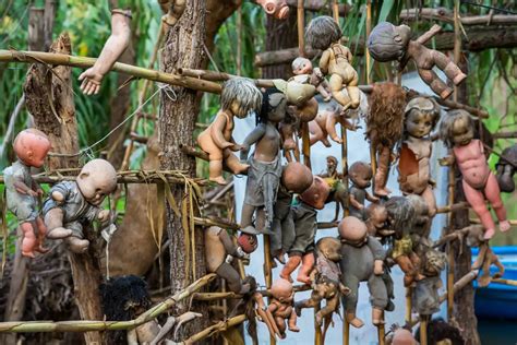 Imagen de la Isla de las Muñecas en Xochimilco, México