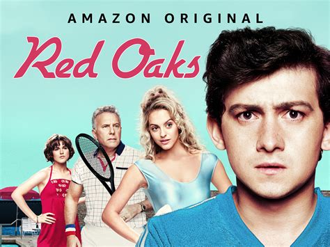 Craig Roberts y Ennis Esmer en la serie Red Oaks