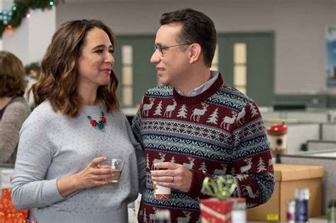 Fred Armisen y Maya Rudolph en la serie Forever