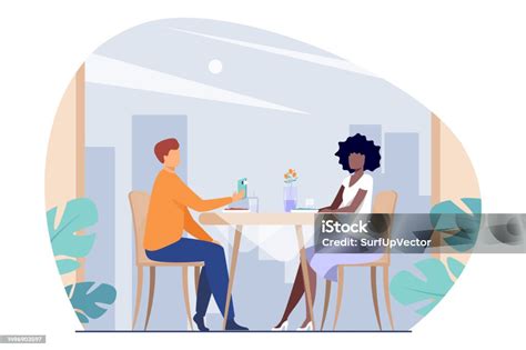 Ilustración de una pareja interracial trabajando juntos en un cómic