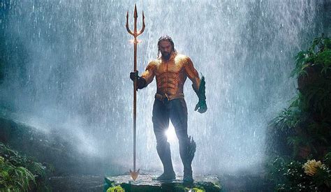 Aquaman moderno con su tridente