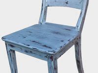 Sillas de madera pintadas con estilo vintage