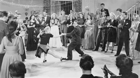 Jóvenes bailando swing