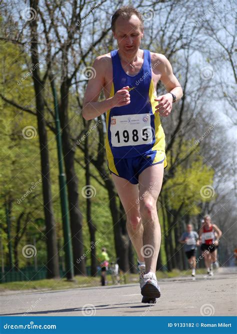 Fotografía antigua de corredores de maratón