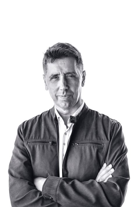 Daniel Guillén presentando su libro