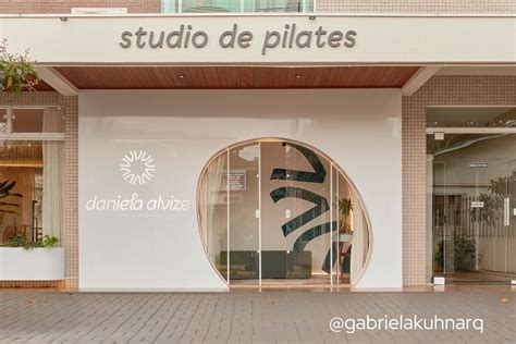 Fachada del Bird Studio