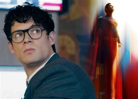 Comparativa visual de Superman y Clark Kent con y sin gafas