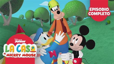 Ilustración clásica de Mickey Mouse en una aventura
