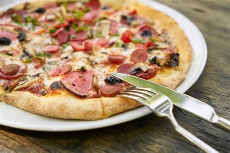 Detalle de una pizza servida en Burguer Tebeo