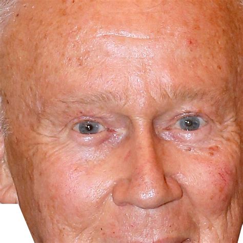 Máscara de cartón 2D de Melissa THEURIAU - Periodista