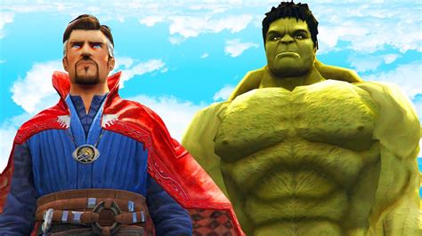 El Doctor Strange, Hulk y Namor luchando contra invasores