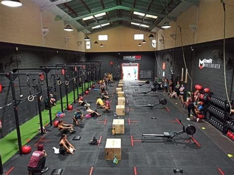 Entrada de un gimnasio de CrossFit