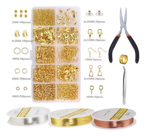 Variedad de materiales para aretes de cosplay