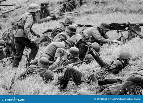 Soldados de 86 en el campo de batalla