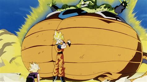 Goku teletransportándose con Cell