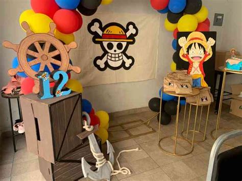 Decoración temática de One Piece en un restaurante Burger King