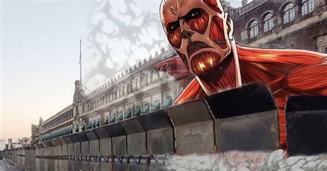 Ilustración del Titán Colosal asomándose sobre las murallas