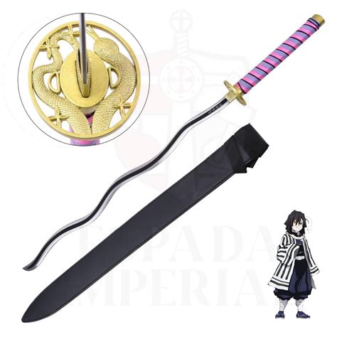 La espada Nichirin de Obanai en su forma carmesí