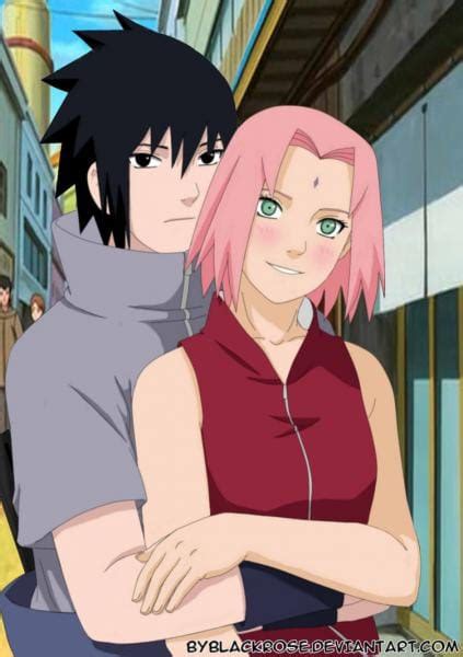 Pareja SasuSaku en un abrazo