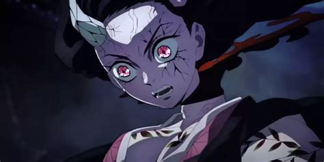 Nezuko en su forma demoníaca luchando contra Daki