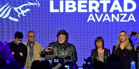 Reunión de ninjas convocada por Kakashi