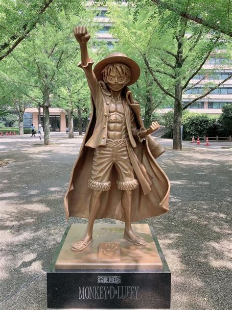 Estatua de Monkey D. Luffy en Kumamoto