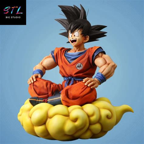 Figura de Goku sobre la Nube Kinton con el Báculo Sagrado