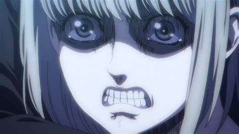 Ymir transformándose en titán para proteger a sus compañeros