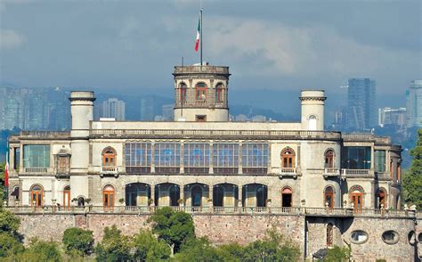 Vista del Castillo de Oden en llamas