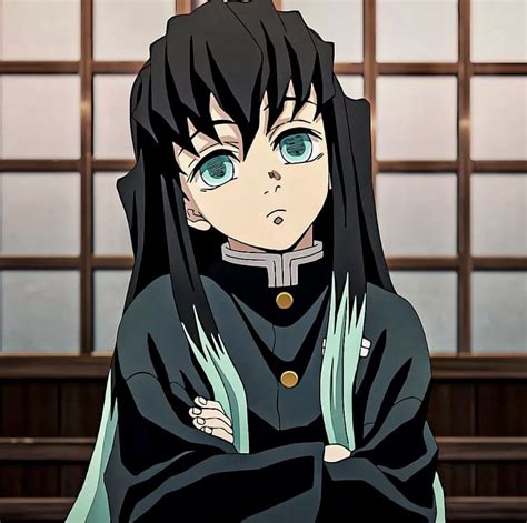 Muichiro Tokito con expresión pensativa