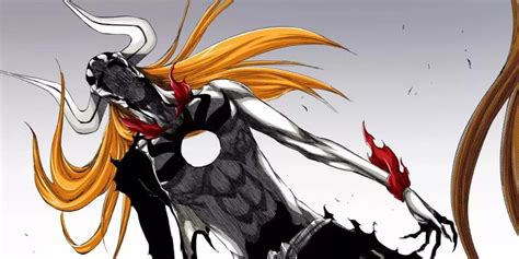 Ichigo Kurosaki usando su máscara Hollow en combate