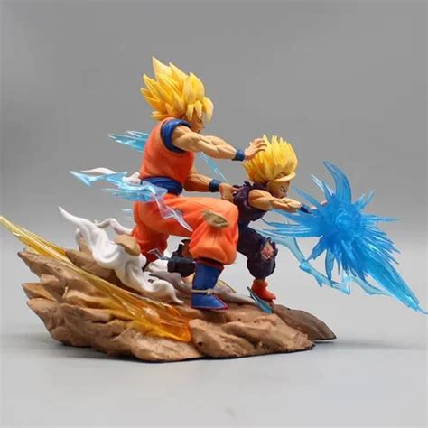 Figura coleccionable de Goku y Gohan realizando el Kamehameha Padre e Hijo