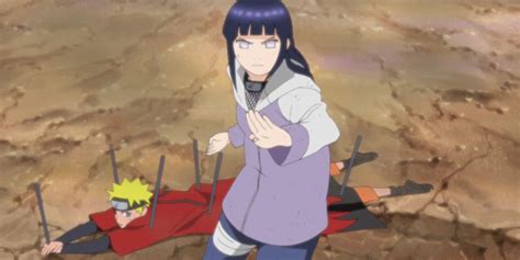 Hinata protegiendo a Naruto de Pain
