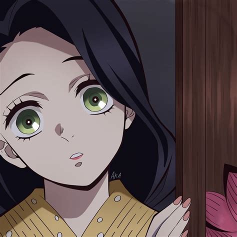 Escena de Kotoha lanzando a Inosuke por el acantilado