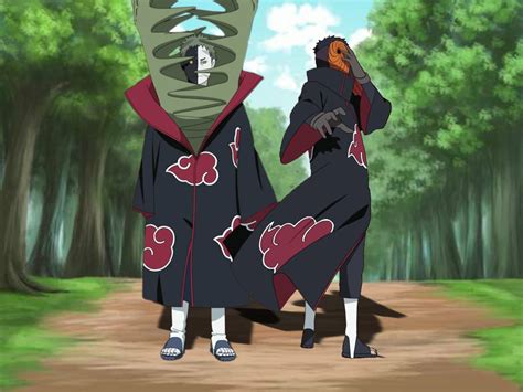Zetsu y Tobi discutiendo planes