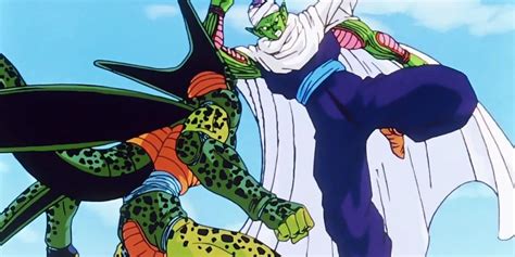 Cell atacando a Piccolo