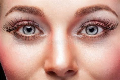 Protagonistas shojo con grandes ojos expresivos