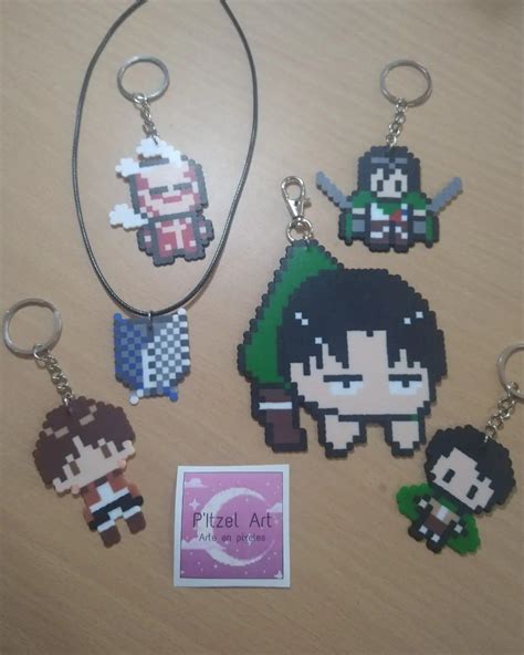 Personajes del Ataque a los Titanes hechos con Hama Beads