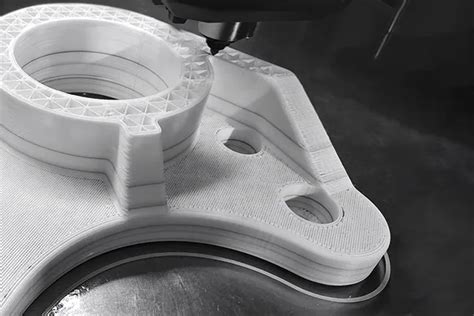 Lijado de piezas impresas en 3D para cosplay