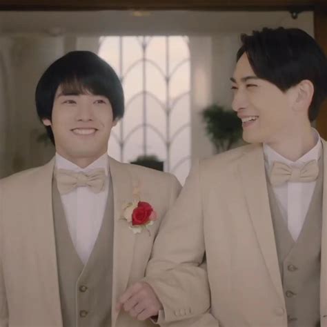 Adachi y Kurosawa de Cherry Magic! compartiendo un momento tierno