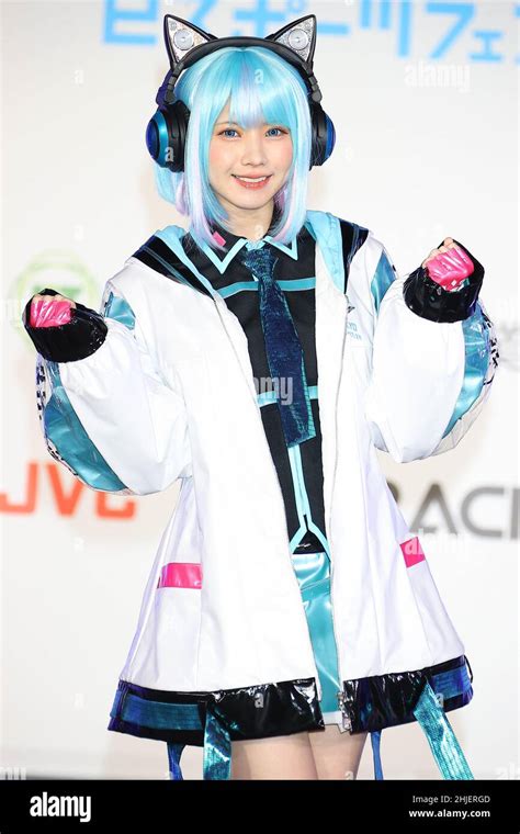 Enako Cosplayer opening Rent-a-Girlfriend