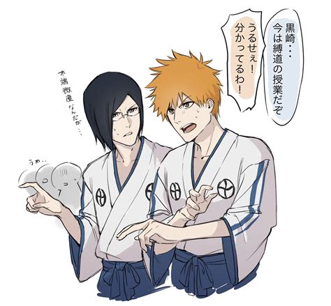 Ichigo y Uryu enfrentando a los hollows en Pueblo Karakura