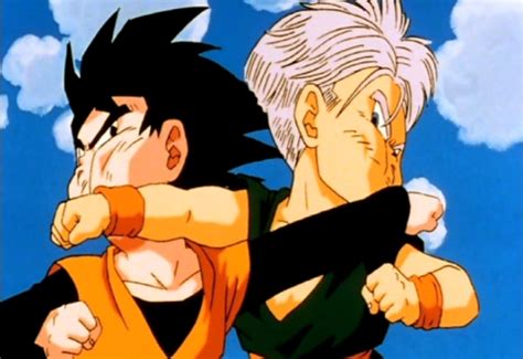 Trunks luchando contra Goten.